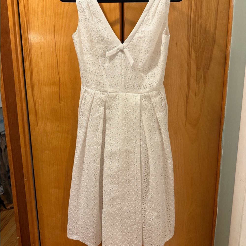Kay Unger Cream Pleated Midi Dress V-Neck Sleeveless